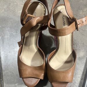 Gianni Tan Leather Sandals